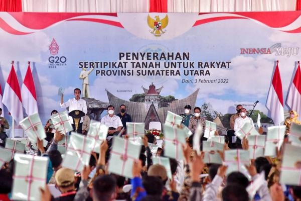 Presiden Jokowi Bagikan Sertipikat Tanah di Dairi,Gubernur Sumut Sebut TigaHal Penting Bagi Rakyat